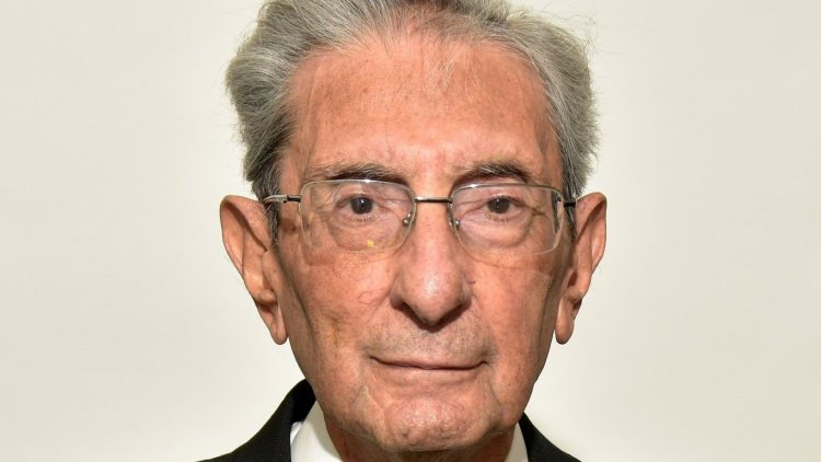 יובל דנוס, ממייסדי מקצוע שמאות המקרקעין ואביו של אוהד דנוס, יו"ר לשכת שמאים המקרקעין לשעבר, נפטר בגיל 85
