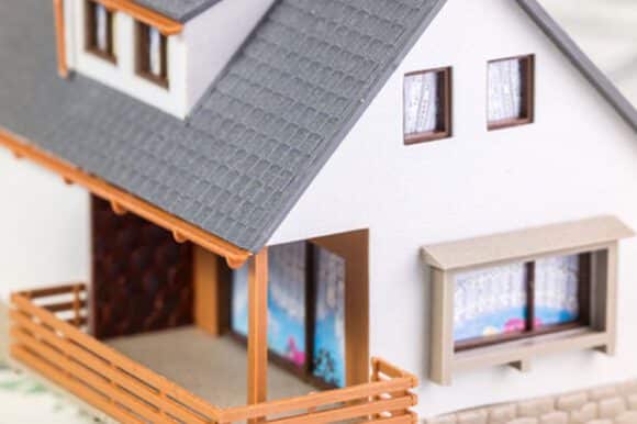 להשקיע בשוק ההון או בנדל"ן?