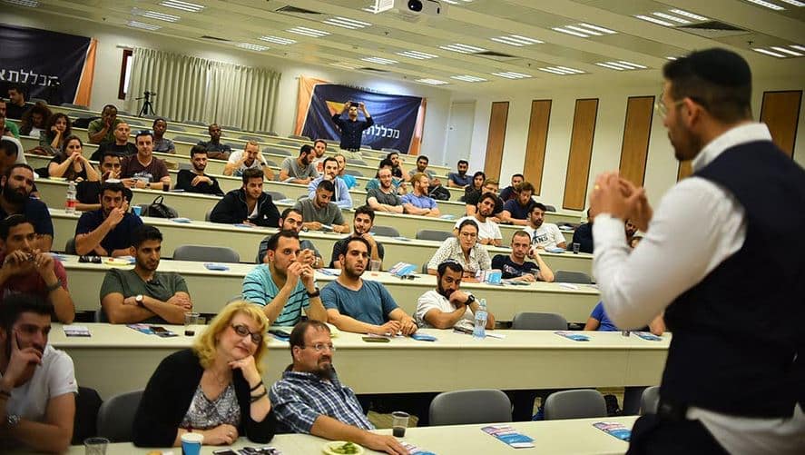 כיצד בוחרים שמאי עסקים מנוסה ואמין? | מכללת אפיק