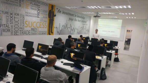 פלטפורמות מסחר במניות – איזה קיימות בשוק ואיזה מומלצות? 5 דוגמאות – מכללת אפיק - שוק ההון