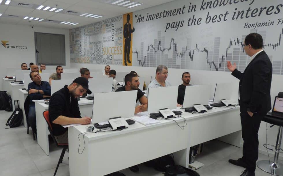 קורס מניות או לימודי מניות – מהי מניה ומהן השיטות למציאתן? 3 דרכים מובילות – מכללת אפיק