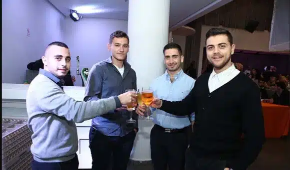 קורס השקעות אונליין – כל מה שצריך לדעת לפני בחירת מסלול מתאים – אפיק - שוק ההון