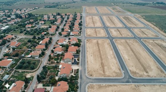 טבלת הקצאה ואיזון בתכנית איחוד וחלוקה: כך שמאי מקרקעין מחלק את הזכויות בין הבעלים