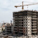 המכירות עלו? הקבלנים עדיין לא יכולים לחגוג: מאחורי הדוחות של חברות הנדל"ן
