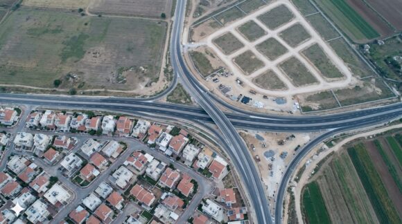 קרקעות, חובות ופנסיות: כמה באמת שווה מדינת ישראל